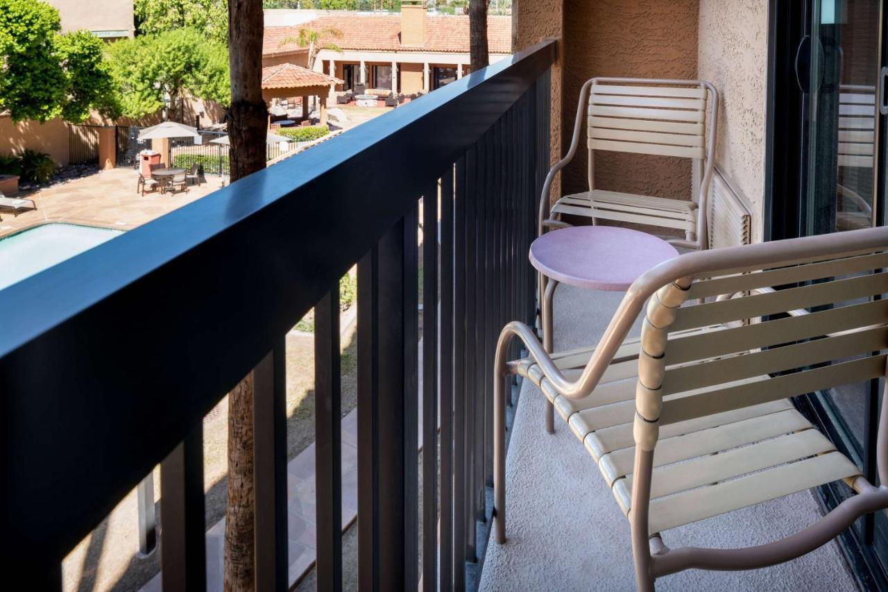 Sonesta Select Phoenix Camelback Exterior photo